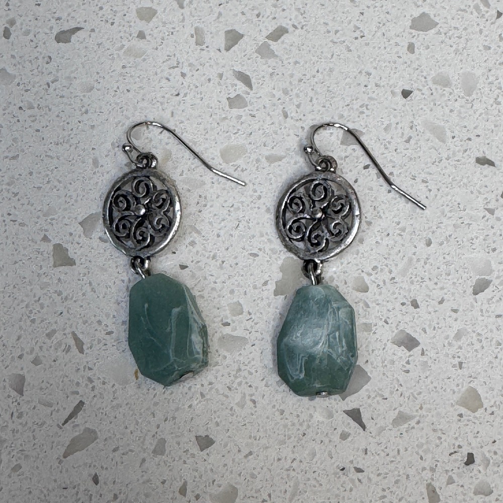 Vintage Style Green Stone Nugget Filigree Drop Earrings Silver Tone Boho Dangle‎